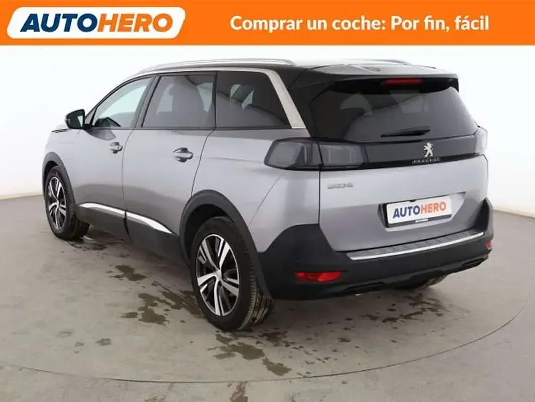 Usado Peugeot 5008 131 CV (96 kW) 2021 Gris SUV