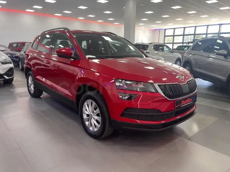 Usado Skoda Karoq 115 CV (84 kW) 2019 Rojo SUV