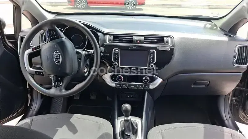 Usado Kia Rio 84 CV (61 kW) 2016 Azul Utilitario
