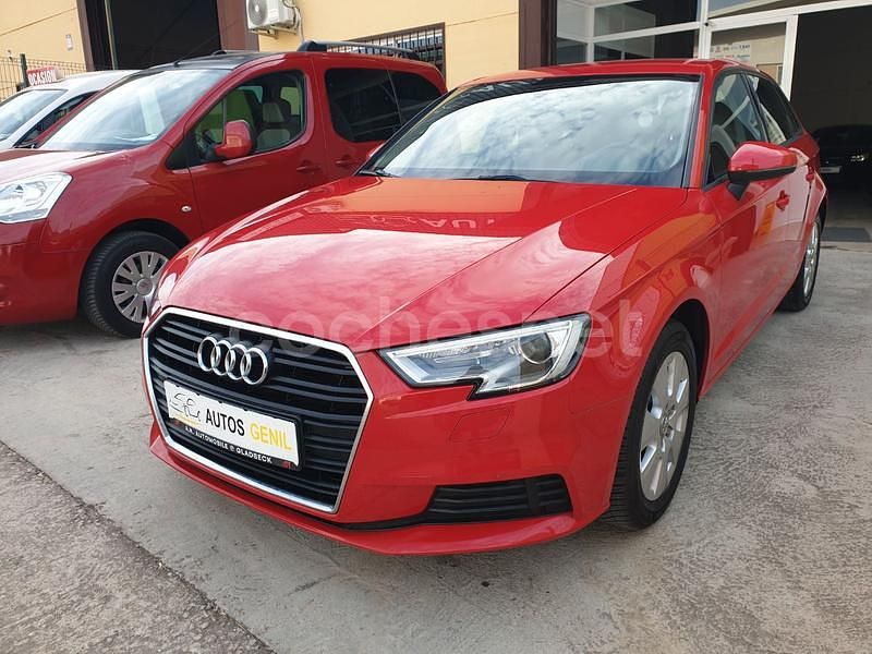 Usado Audi A3 116 CV (85 kW) 2018 Rojo Berlina