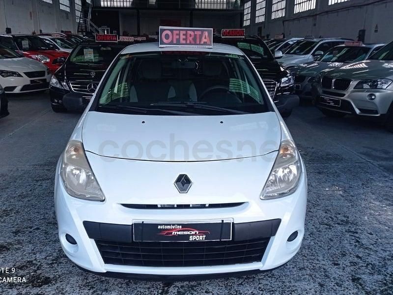 Usado Renault Clio II Business 75 CV (55 kW) 2011 Blanco Berlina