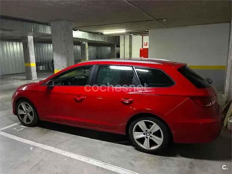 Usado Seat Leon ST FR 150 CV (110 kW) 2015 Rojo Familiar