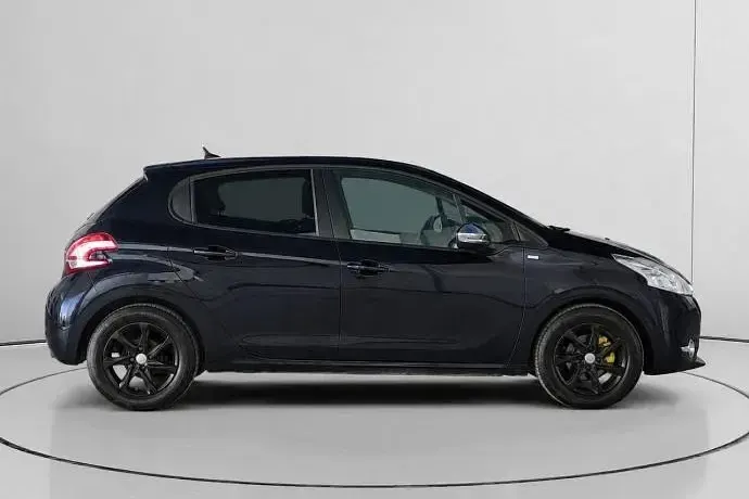 Usado Peugeot 208 Style 82 CV (60 kW) 2015 Utilitario
