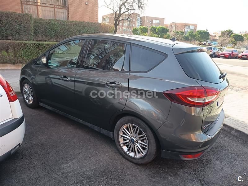 Usado Ford C-MAX Trend 125 CV (91 kW) 2018 Gris / plata Monovolumen