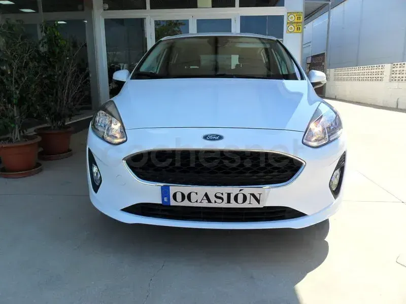 Usado Ford Fiesta Trend 75 CV (55 kW) 2020 Blanco Utilitario