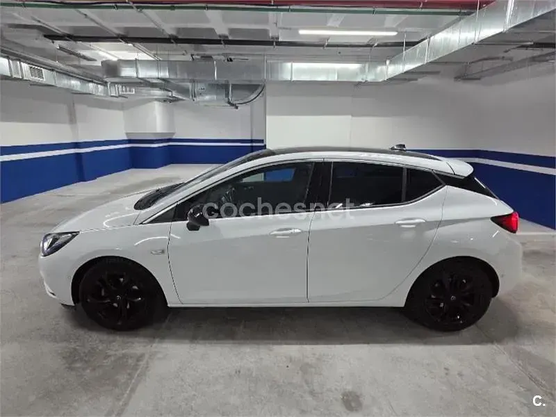Usado Opel Astra Dynamic 125 CV (91 kW) 2018 Blanco Berlina