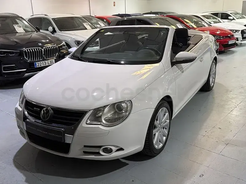 Usado VW Eos 140 CV (102 kW) 2010 Blanco Descapotable