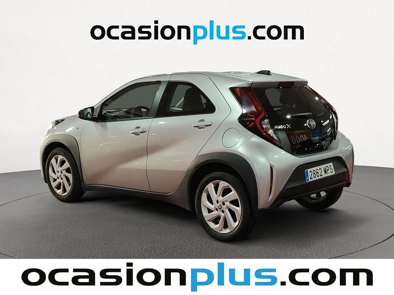 Usado Toyota Aygo X Play 72 CV (52 kW) 2024 Gris / plata SUV