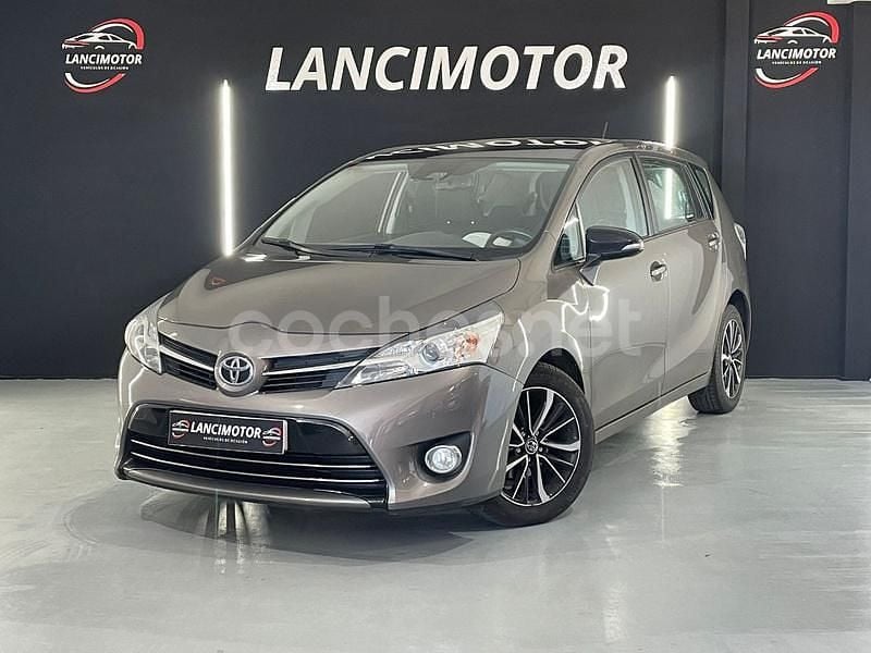Gris / plata Usado 2018 Toyota Verso Advance Monovolumen | 17.490 € (Precio justo) - Imagen 1/4