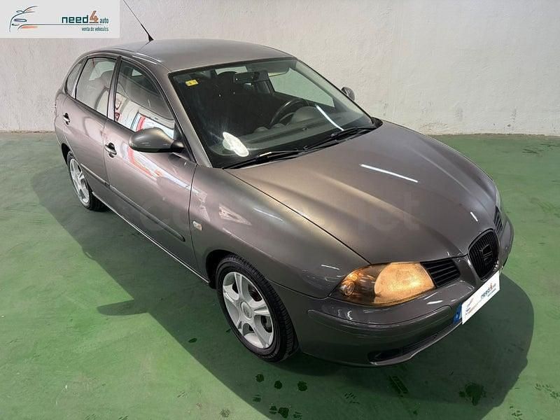Usado Seat Ibiza Reference 100 CV (73 kW) 2005 Gris / plata Utilitario
