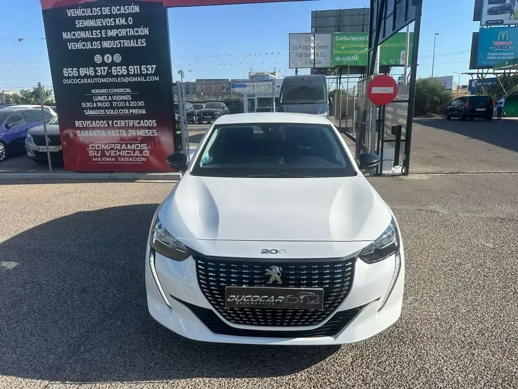 Usado Peugeot 208 Active 102 CV (75 kW) 2022 Blanco Utilitario