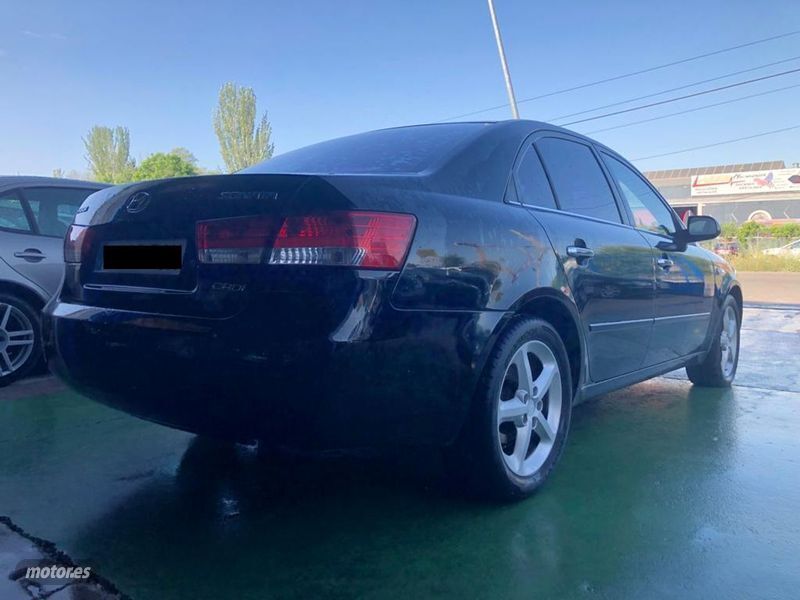 Usado Hyundai Sonata 140 CV (102 kW) 2007 Negro Berlina
