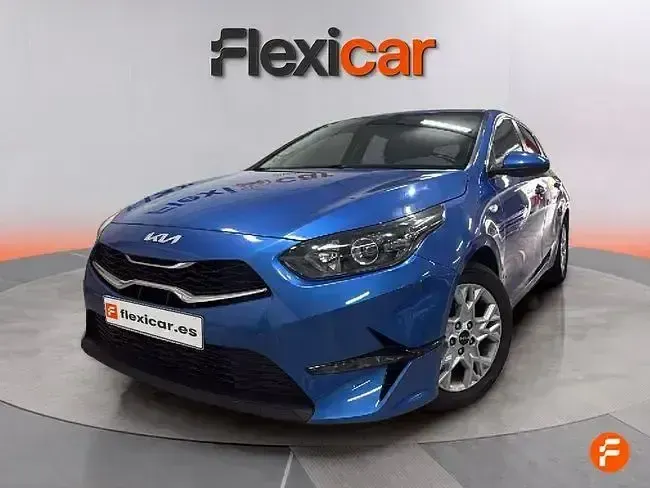 Usado Kia Ceed 136 CV (100 kW) 2023 Azul Utilitario