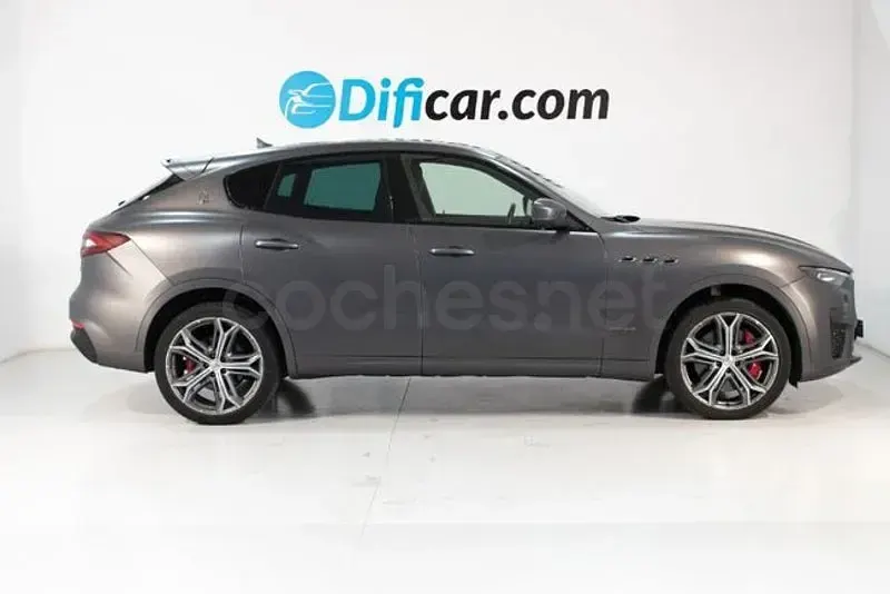 Usado Maserati Levante 350 CV (257 kW) 2019 Gris / plata SUV