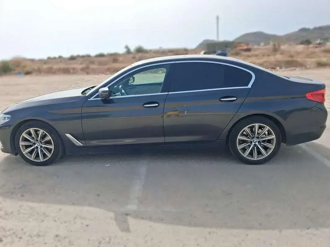 Usado BMW 520 Efficient Dynamics 190 CV (139 kW) 2017 Gris Berlina