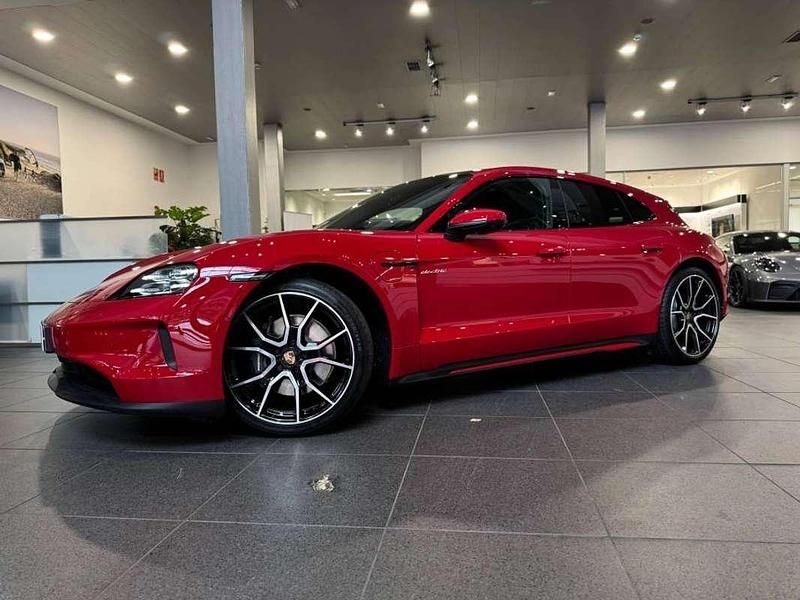 Usado Porsche Taycan Sport Turismo 300 kW (408 CV) 2025 Rojo Familiar