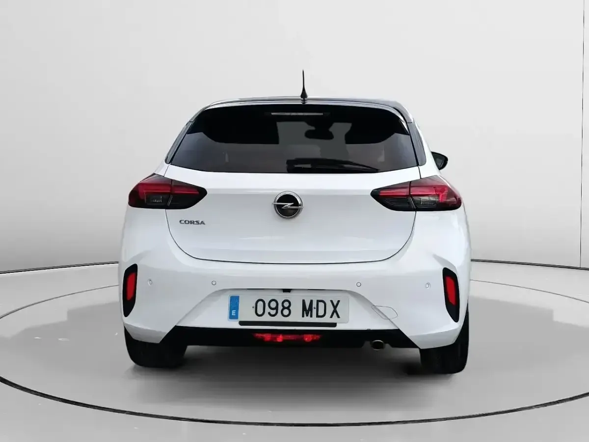 Usado Opel Corsa GS Line 101 CV (74 kW) 2023 Blanco Utilitario