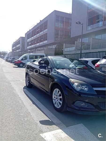 Usado Opel Astra Cabriolet Enjoy 105 CV (77 kW) 2007 Negro Descapotable