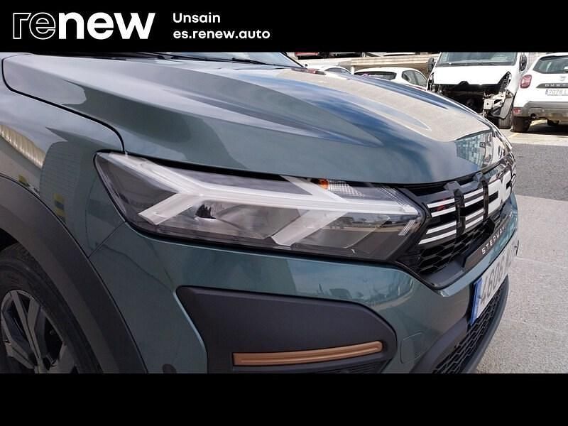 Usado Dacia Sandero Extreme 100 CV (73 kW) 2025 Verde Berlina