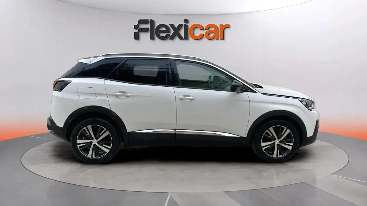 Usado Peugeot 3008 Allure 131 CV (96 kW) 2020 Blanco SUV