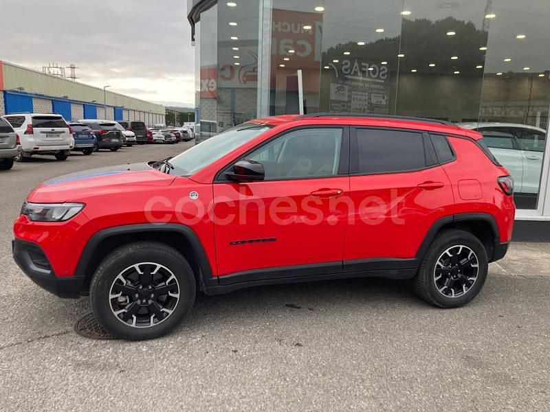 Usado Jeep Compass Trailhawk 240 CV (176 kW) 2022 Rojo SUV