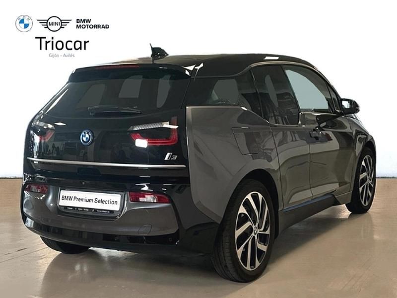 Usado BMW i3 Comfort Edition 125 kW (170 CV) 2022 Pintura metalizada mineralgrau con detalles bmw i blau Utilitario