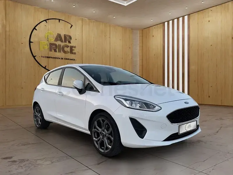 Usado Ford Fiesta Trend 85 CV (62 kW) 2018 Blanco Utilitario