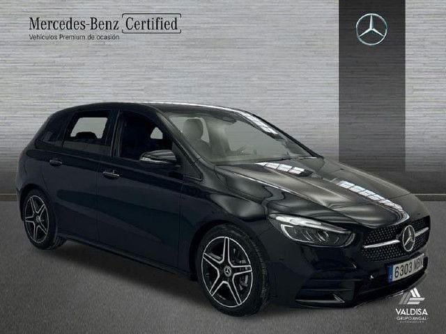 Usado Mercedes B200 AMG line 150 CV (110 kW) 2025 Negro noche Monovolumen