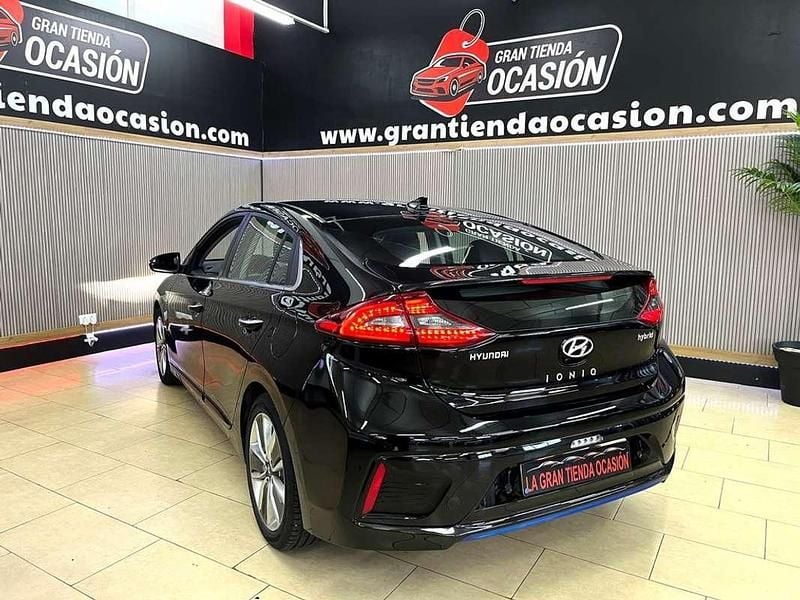 Usado Hyundai Ioniq Style 141 CV (103 kW) 2018 Negro Utilitario