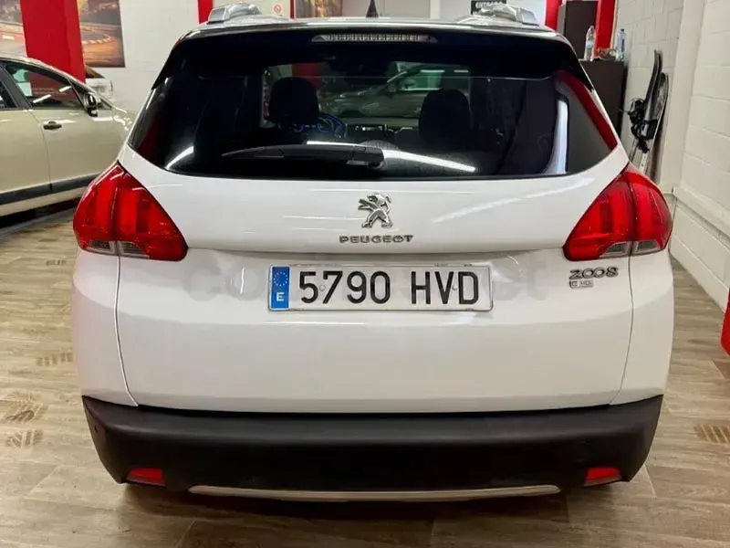 Usado Peugeot 2008 Allure 115 CV (84 kW) 2013 Blanco SUV