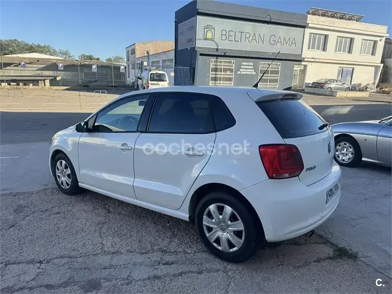 Usado VW Polo Advance 85 CV (62 kW) 2010 Blanco Utilitario