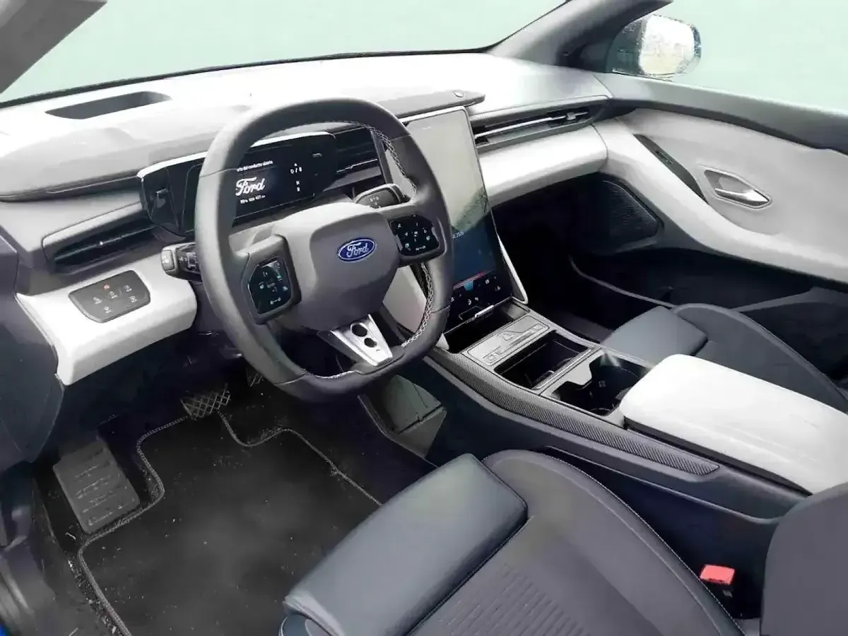 Usado Ford Capri Premium 210 kW (286 CV) 2025 Azul SUV