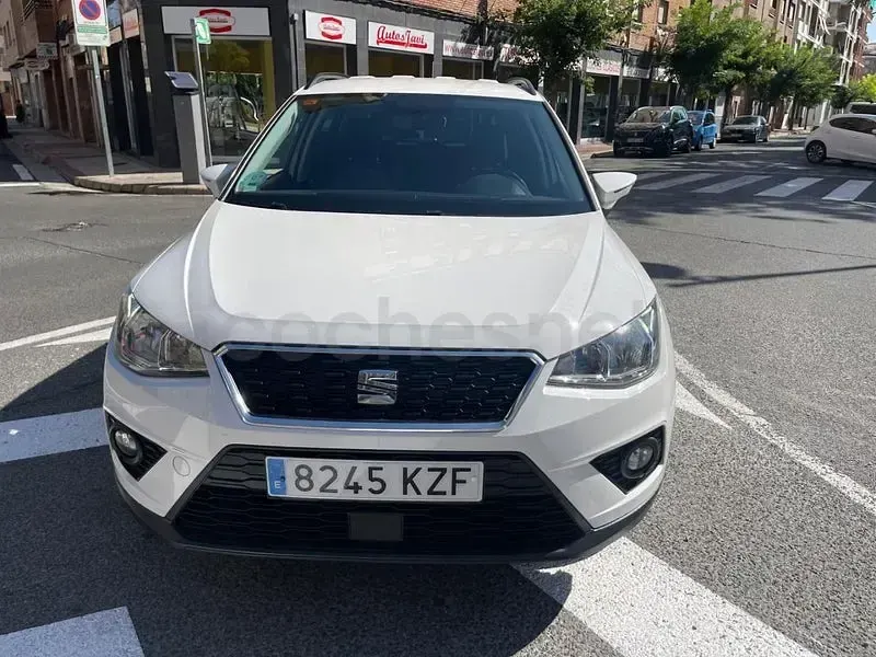 Usado Seat Arona Ecomotive 95 CV (69 kW) 2019 Blanco SUV