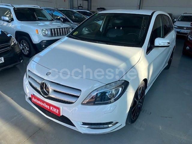 Blanco Usado 2013 Mercedes B180 Executive Monovolumen | 12.900 € (Precio justo) - Imagen 1/4