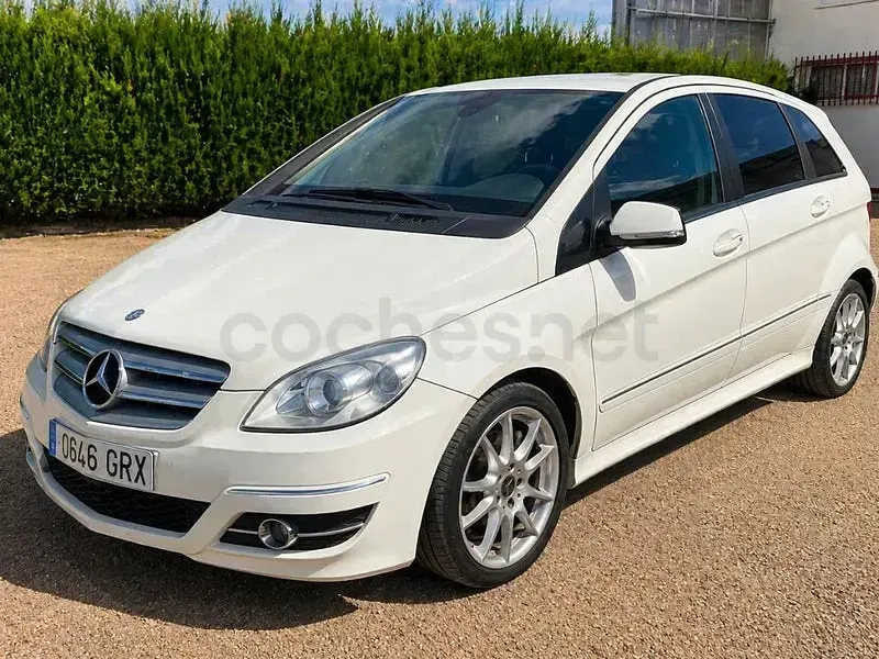 Usado Mercedes B180 Sport Edition 109 CV (80 kW) 2010 Blanco Monovolumen