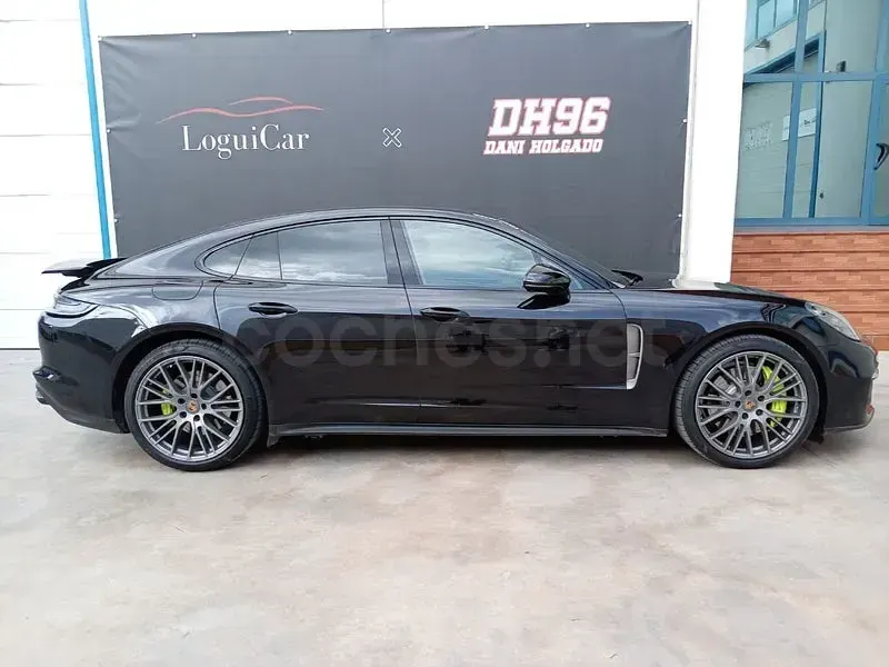 Usado Porsche Panamera 4 Platinum Edition 462 CV (339 kW) 2021 Gris / plata Berlina