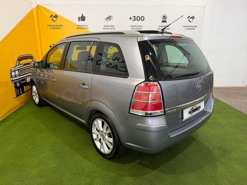 Usado Opel Zafira Cosmo 150 CV (110 kW) 2005 Gris / plata Monovolumen