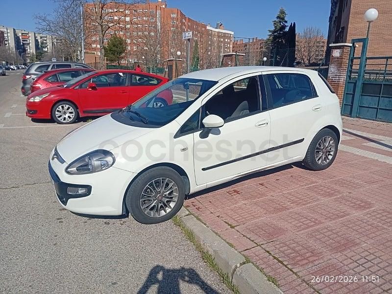 Usado Fiat Punto Lounge 95 CV (69 kW) 2012 Blanco Utilitario
