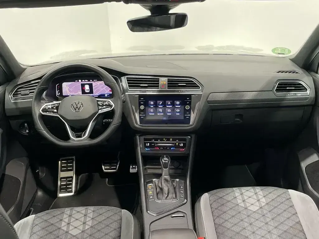 Usado VW Tiguan R-line 150 CV (110 kW) 2021 Gris SUV