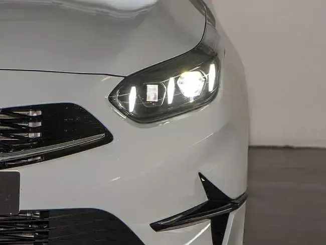 Usado Kia Ceed Style 100 CV (73 kW) 2024 Blanco Utilitario