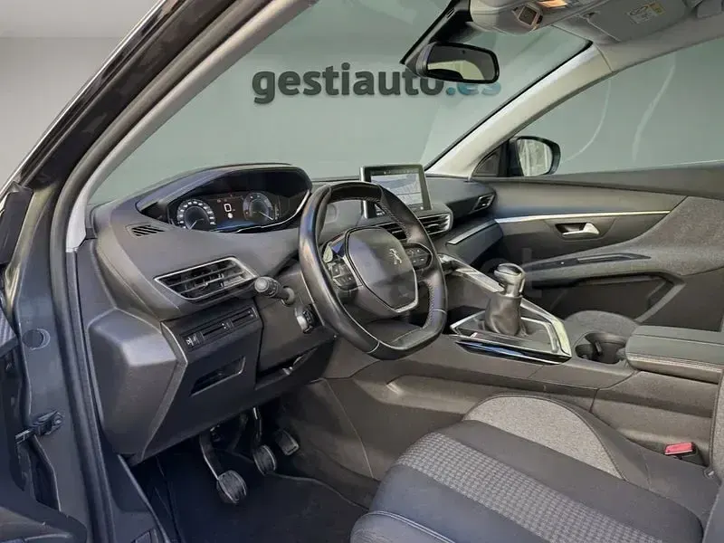 Usado Peugeot 3008 Active 130 CV (95 kW) 2019 Verde SUV