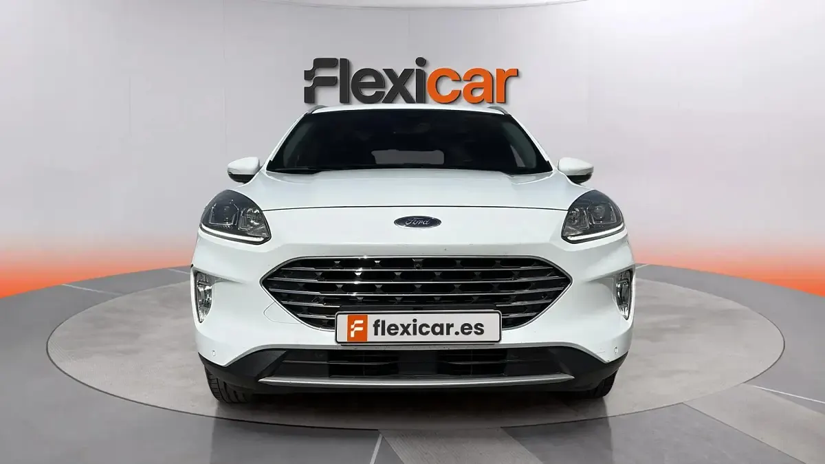 Usado Ford Kuga Titanium 150 CV (110 kW) 2023 Blanco SUV