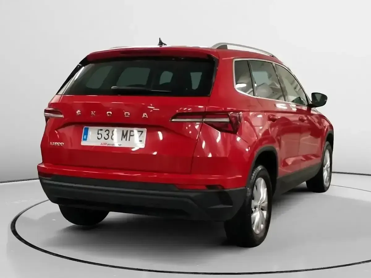Usado Skoda Karoq Ambition 116 CV (85 kW) 2024 Rojo SUV