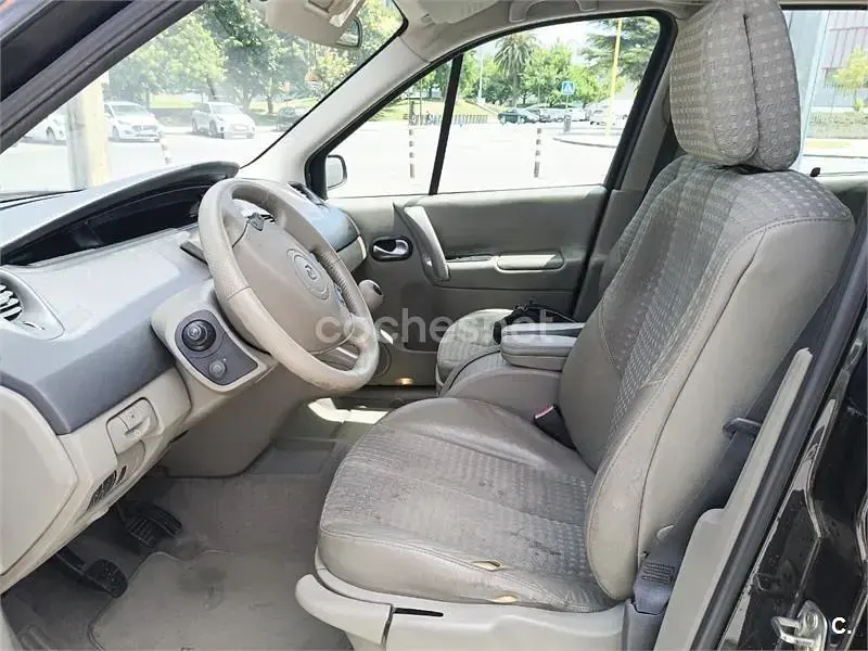 Usado Renault Scénic II Dynamique 105 CV (77 kW) 2005 Negro Monovolumen