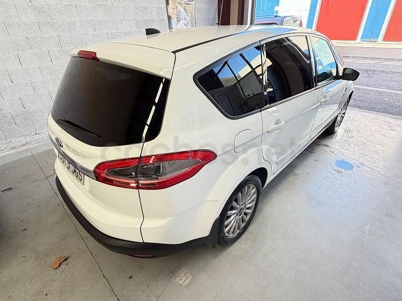 Usado Ford S-MAX Trend 140 CV (102 kW) 2015 Blanco Monovolumen