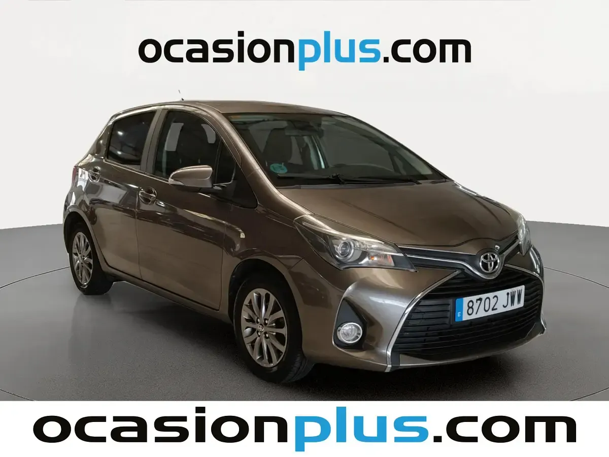 Usado Toyota Yaris Active 99 CV (72 kW) 2017 Gris Utilitario