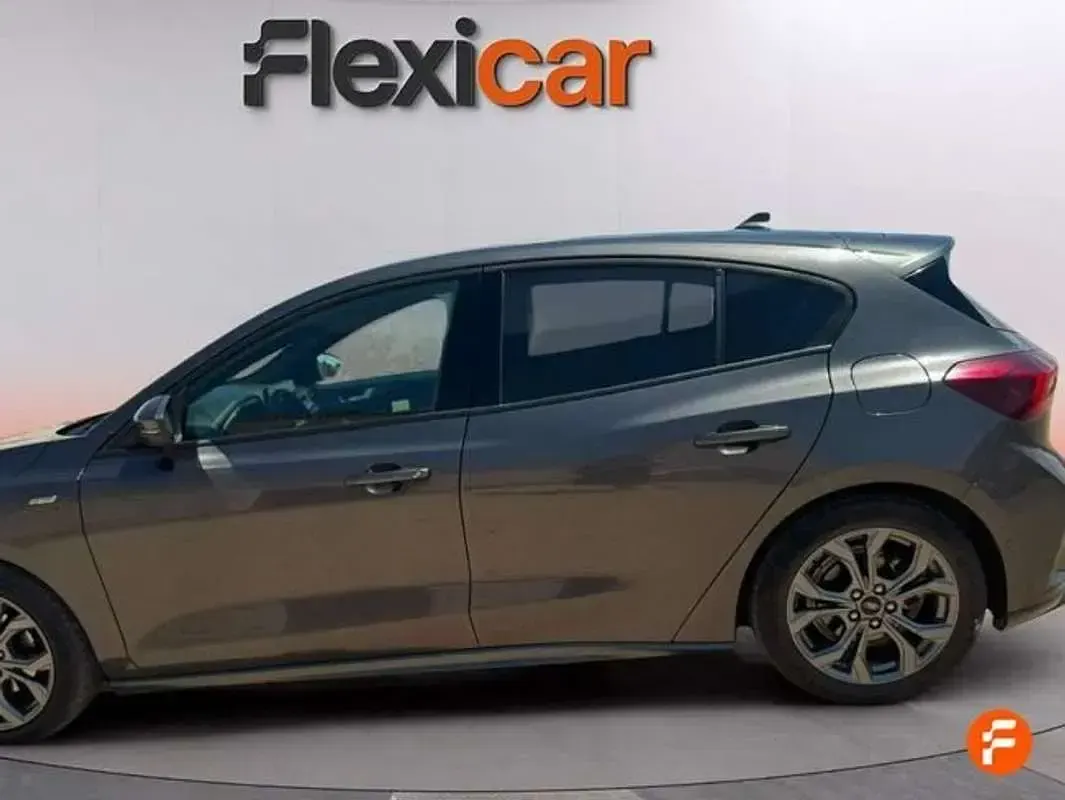 Usado Ford Focus ST-Line 155 CV (114 kW) 2024 Gris Berlina
