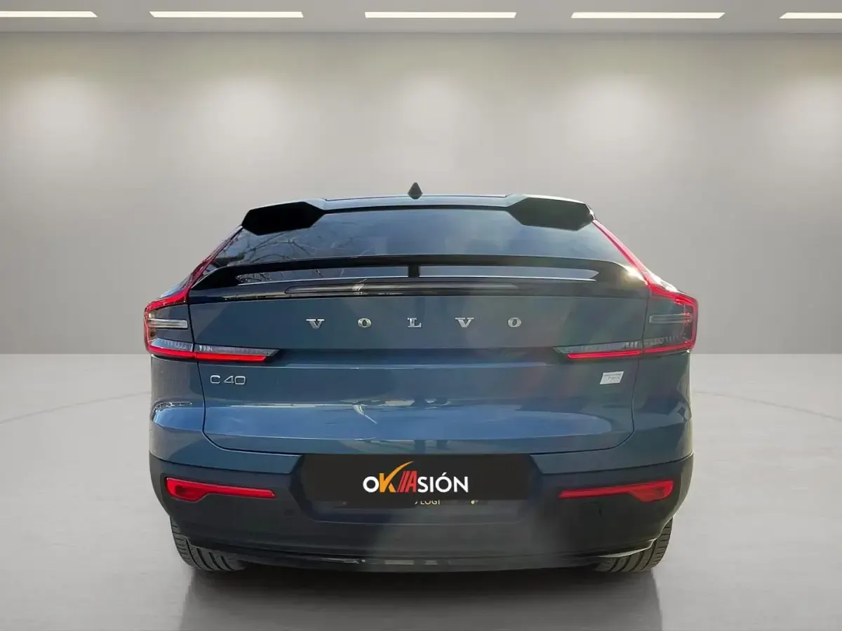 Usado Volvo C40 Ultimate 300 kW (408 CV) 2021 Azul SUV