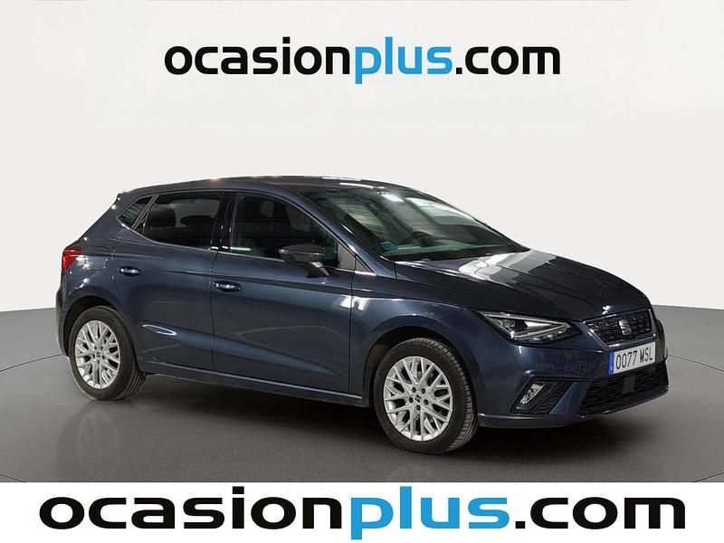 Usado Seat Ibiza 116 CV (85 kW) 2024 Gris Utilitario