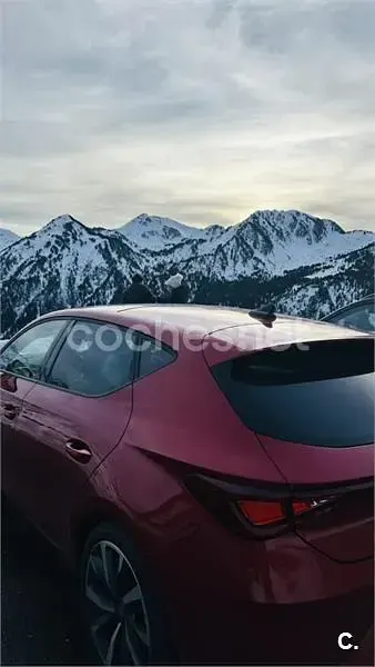 Usado Seat Leon FR 150 CV (110 kW) 2025 Rojo Berlina